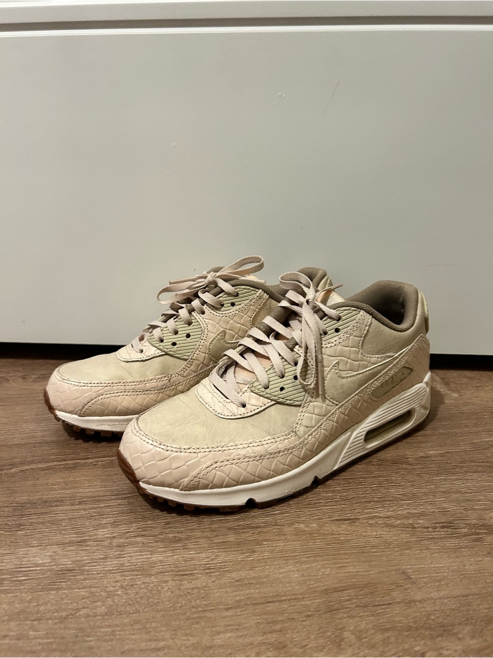 Nike Women’s Beige Air Max Sneakers
